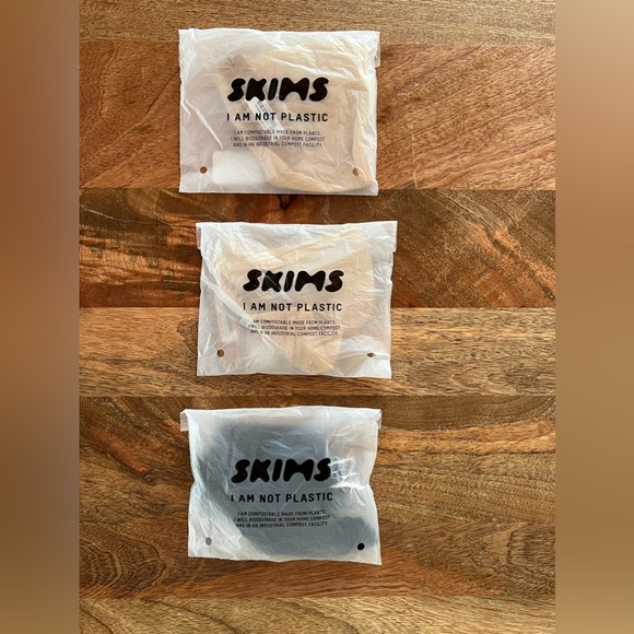 ✨3 SKIMS Weightless Thong (3 pair) - Picture 2 of 7